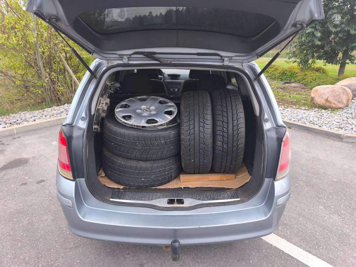 Opel Astra 2005 — photo 11