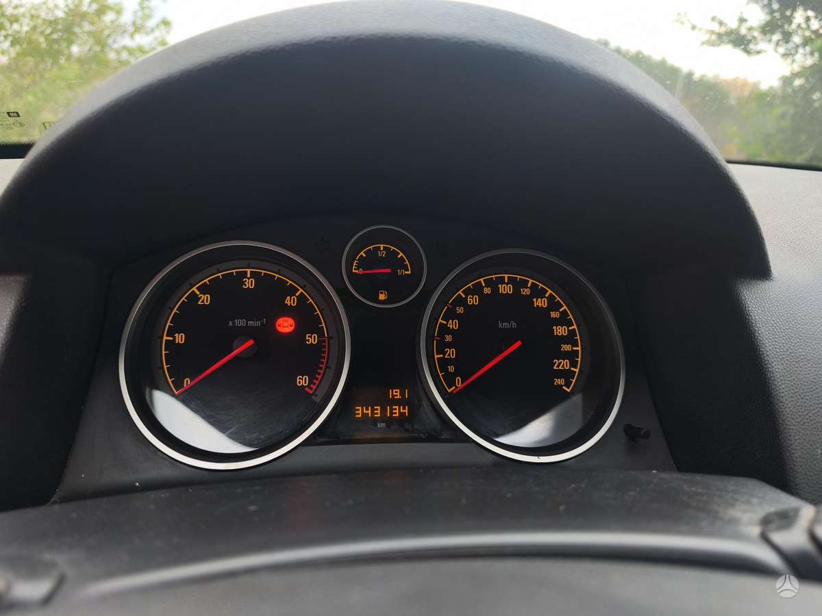 Opel Astra 2005 — photo 7