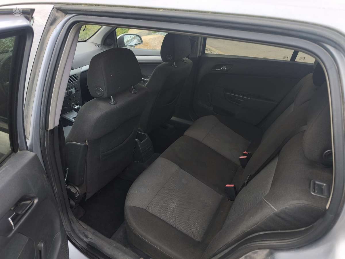 Opel Astra 2005 — photo 8