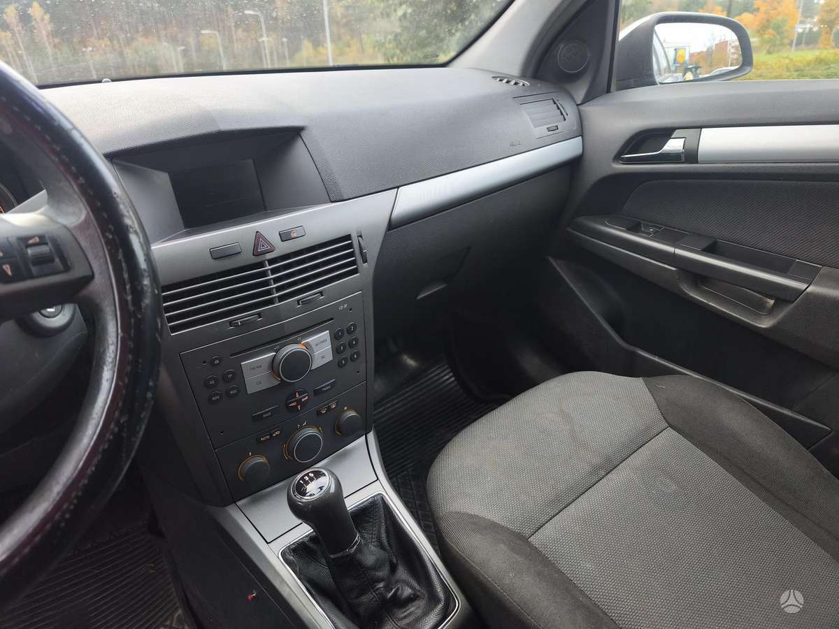 Opel Astra 2005 — photo 9