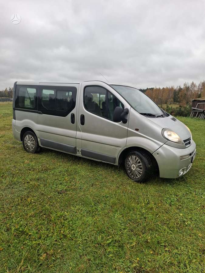 Opel Vivaro 2005 — interior
