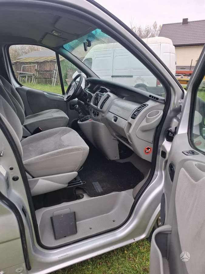Opel Vivaro 2005 — photo 6