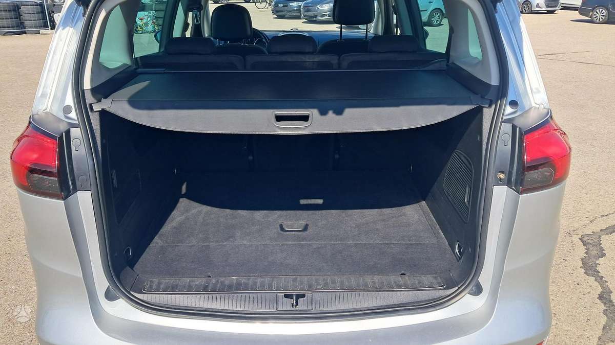 Opel Zafira 2013 — photo 13