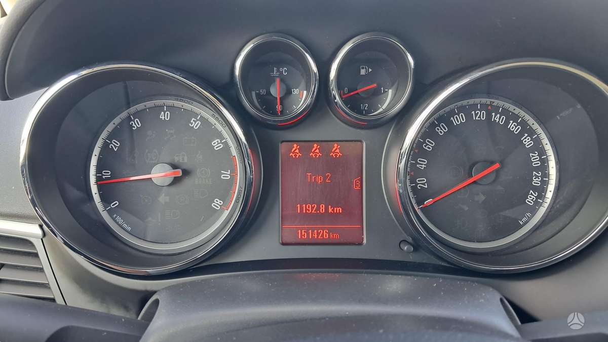 Opel Zafira 2013 — photo 15