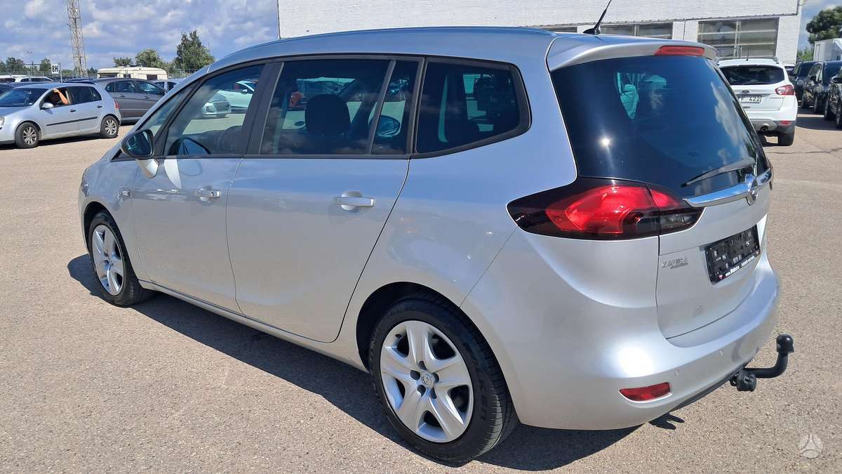 Opel Zafira 2013 — engine 1364 cm³, 120 HP (88kW)
