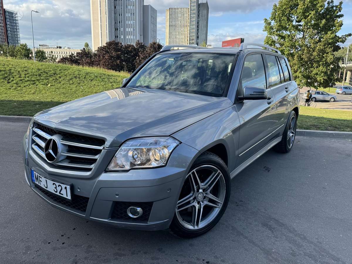 Mercedes-Benz GLK350 2010 — engine 3000 cm³, 231 HP (170kW)