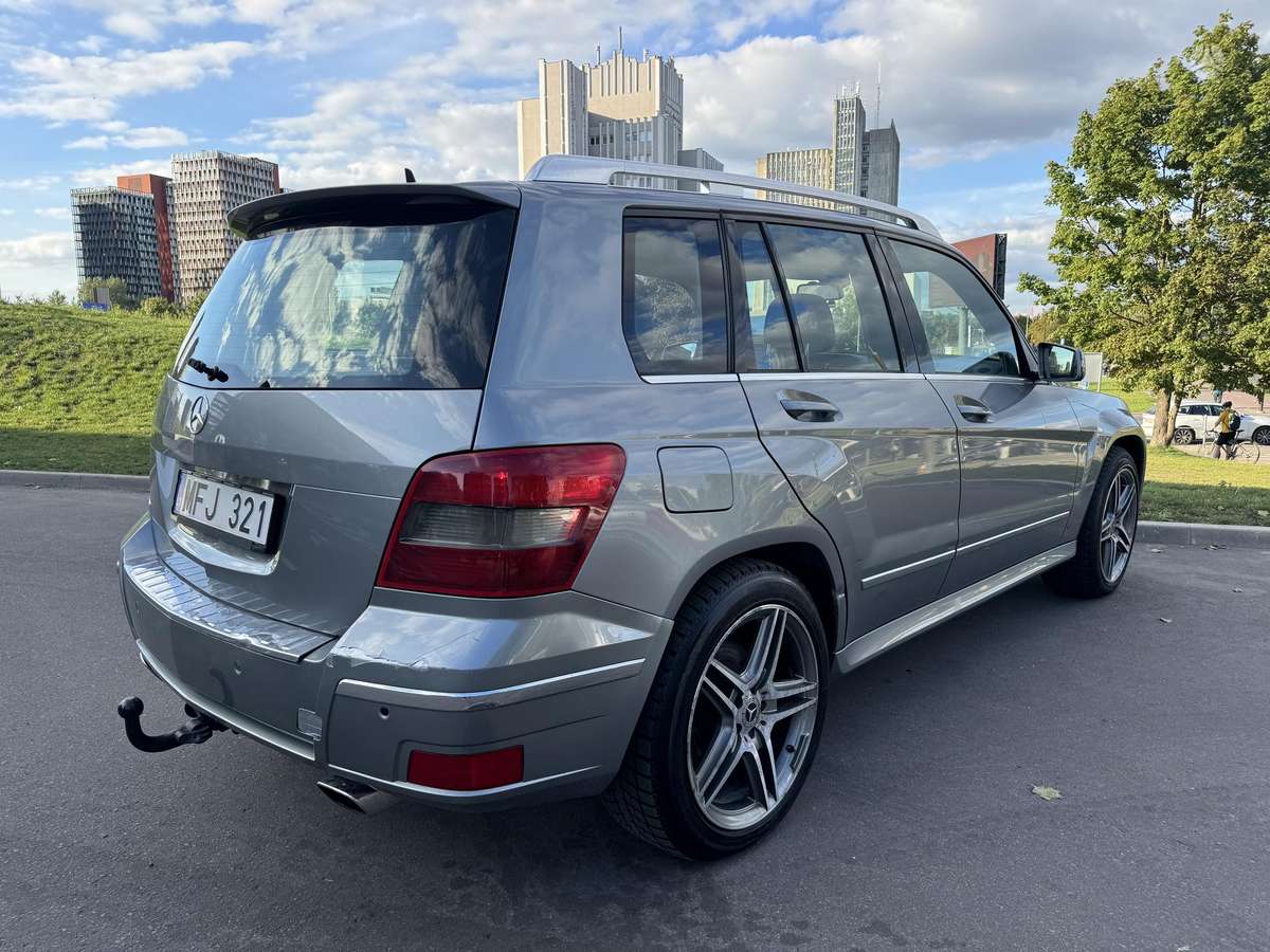 Mercedes-Benz GLK350 2010 — photo 5