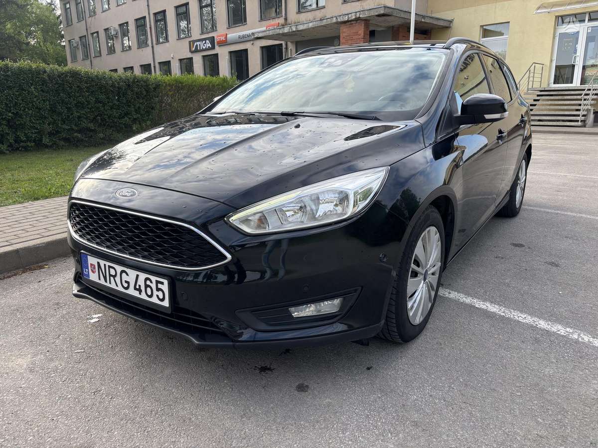 Ford Focus 2014 — rear view