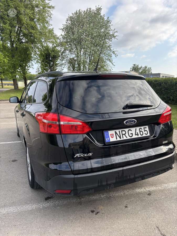 Ford Focus 2014 — interior