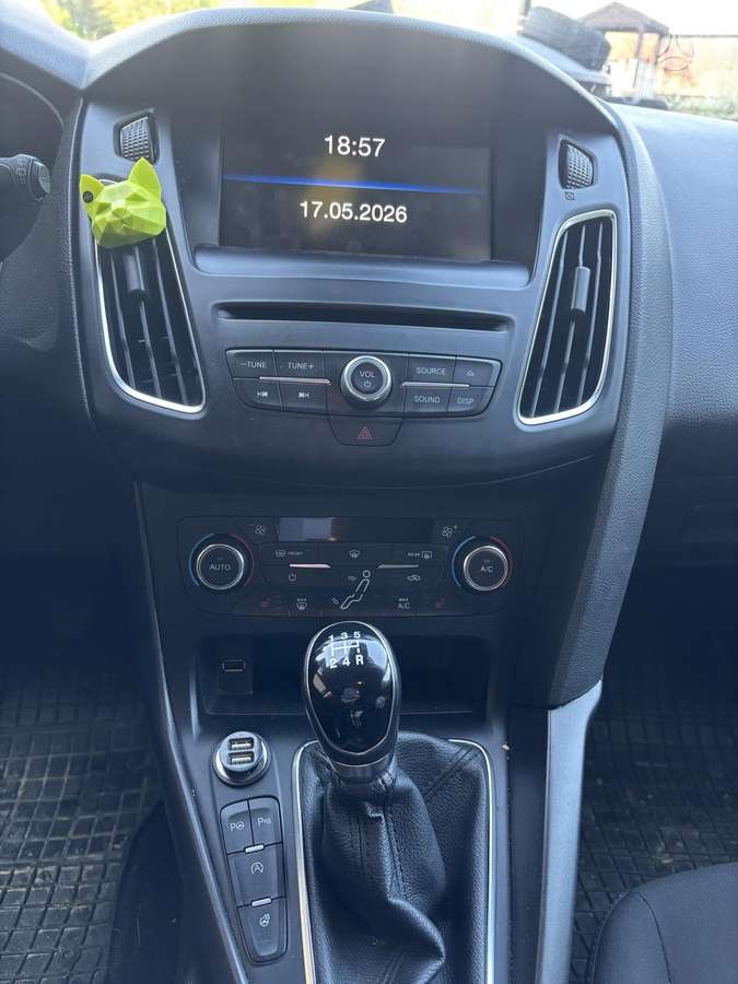 Ford Focus 2014 — photo 7