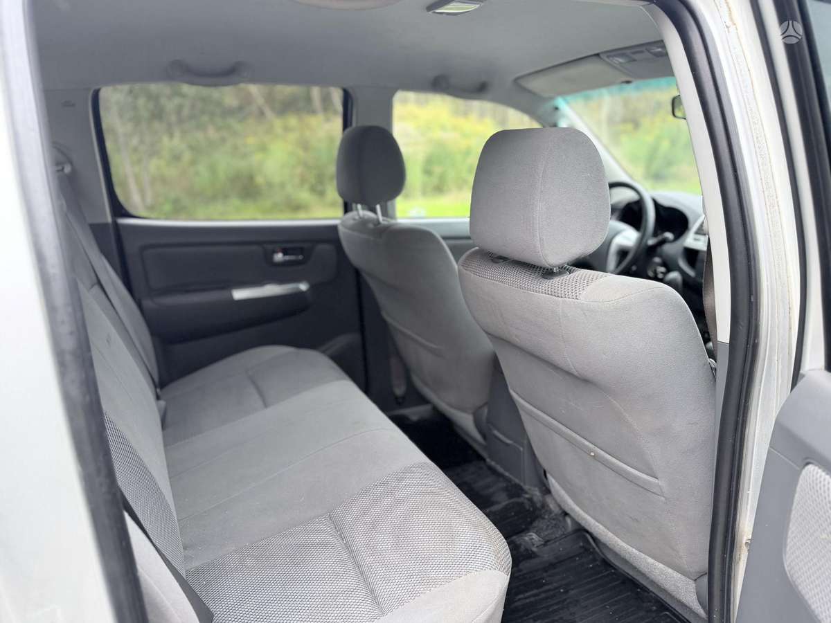 Toyota Hilux 2014 — photo 12