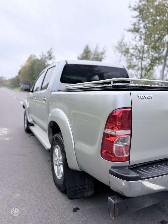 Toyota Hilux 2014 — photo 5