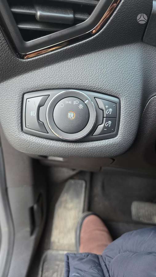 Ford Escape 2015 — photo 11