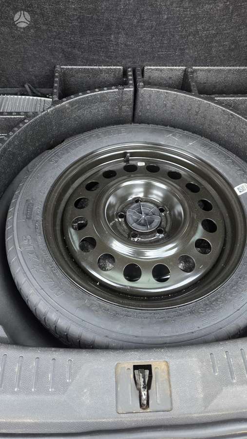 Ford Escape 2015 — photo 17
