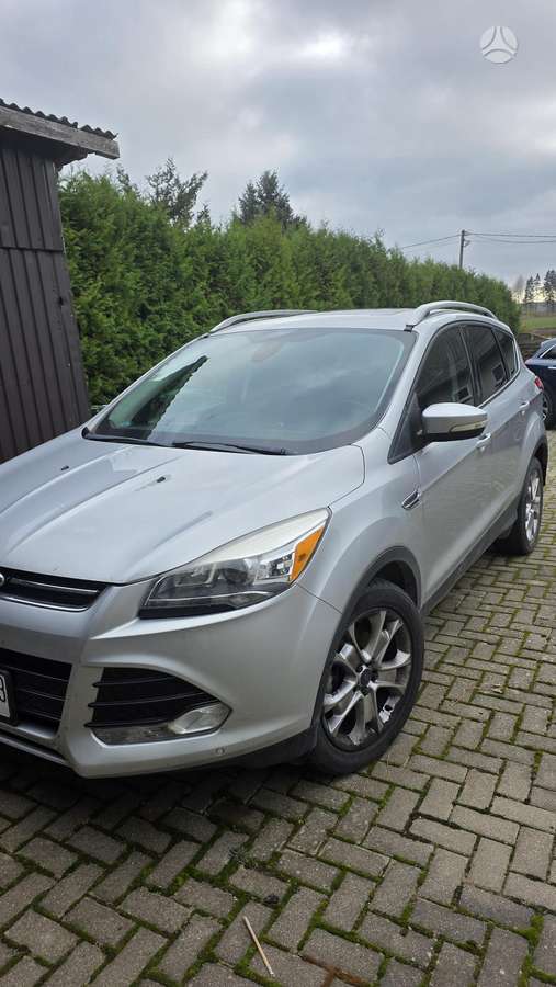 Ford Escape 2015 — rear view