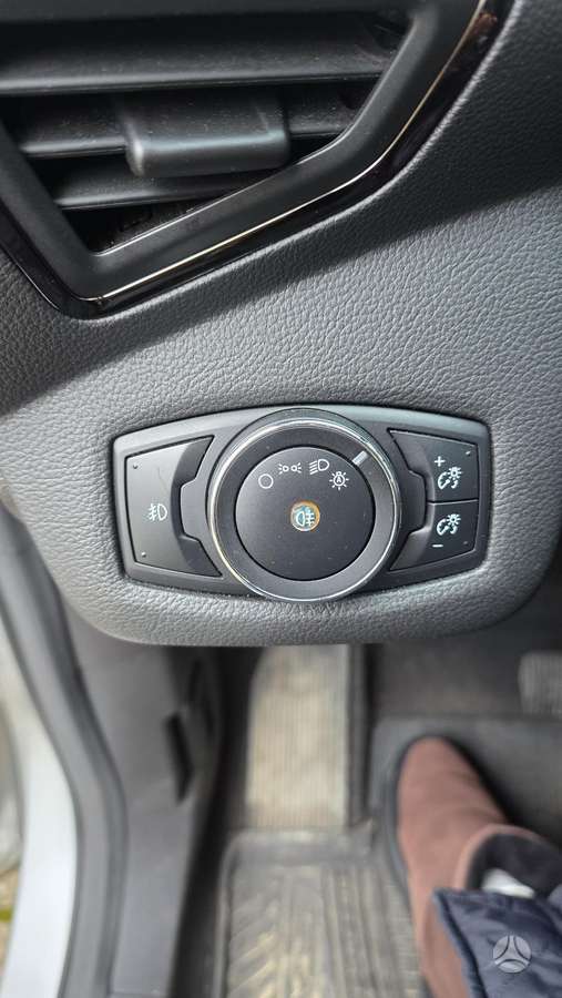Ford Escape 2015 — photo 22