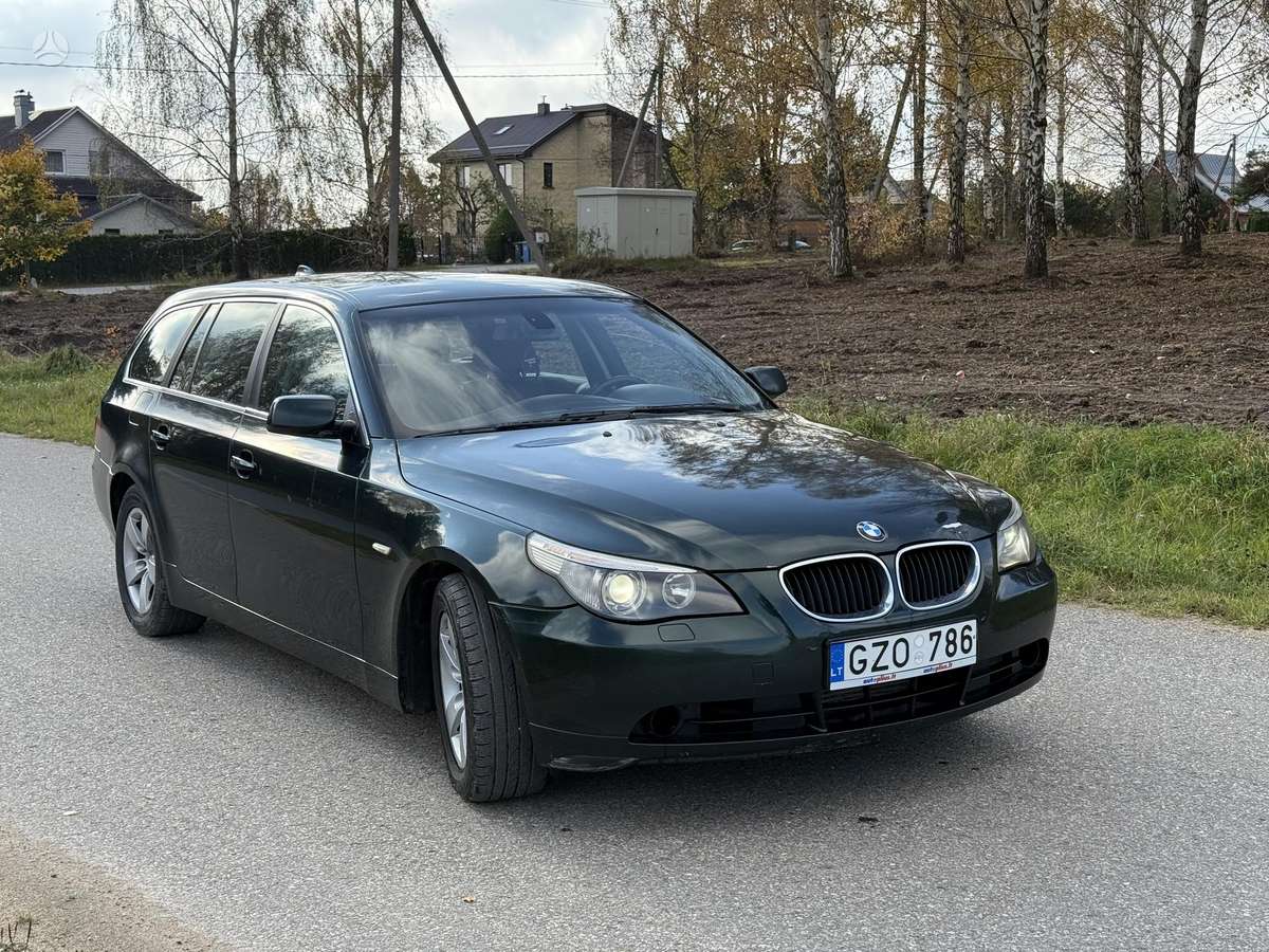 BMW 530 2005 — interior