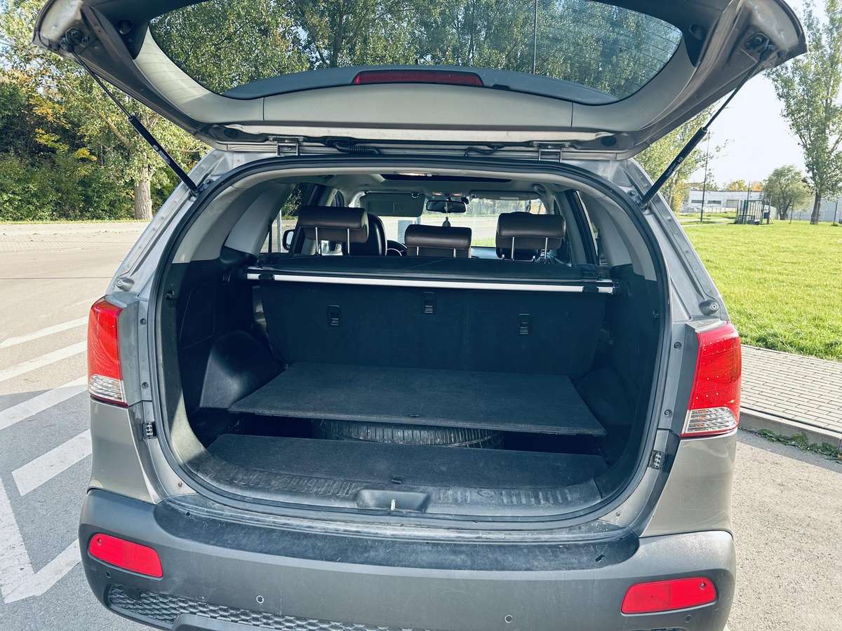 Kia Sorento 2011 — photo 10