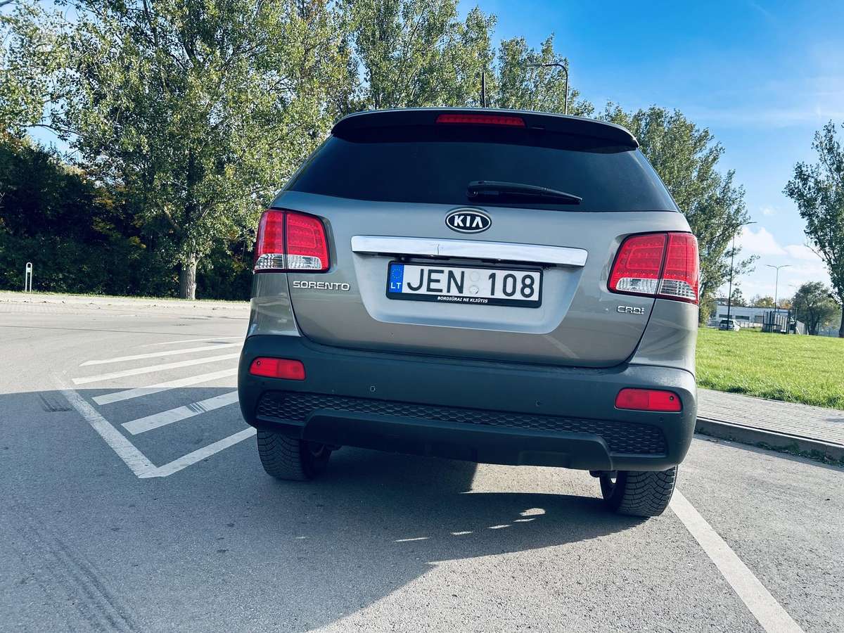 Kia Sorento 2011 — engine 2200 cm³, 197 HP (145kW)