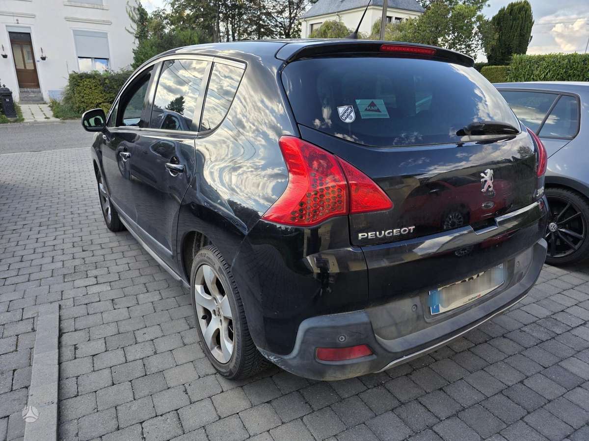 Peugeot 3008 2012 — interior