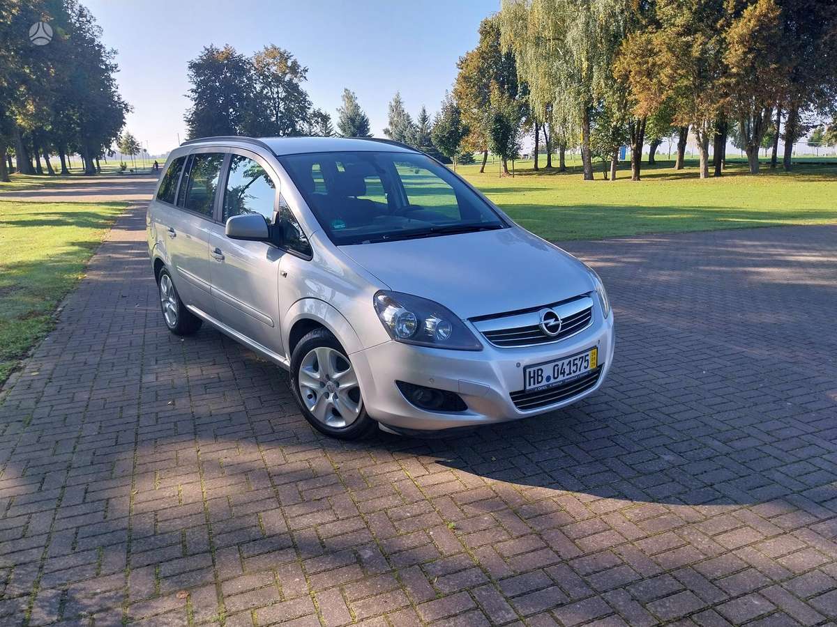 Opel Zafira 2012 — photo 7