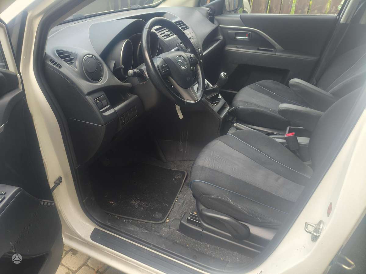Mazda 5 2011 — photo 7