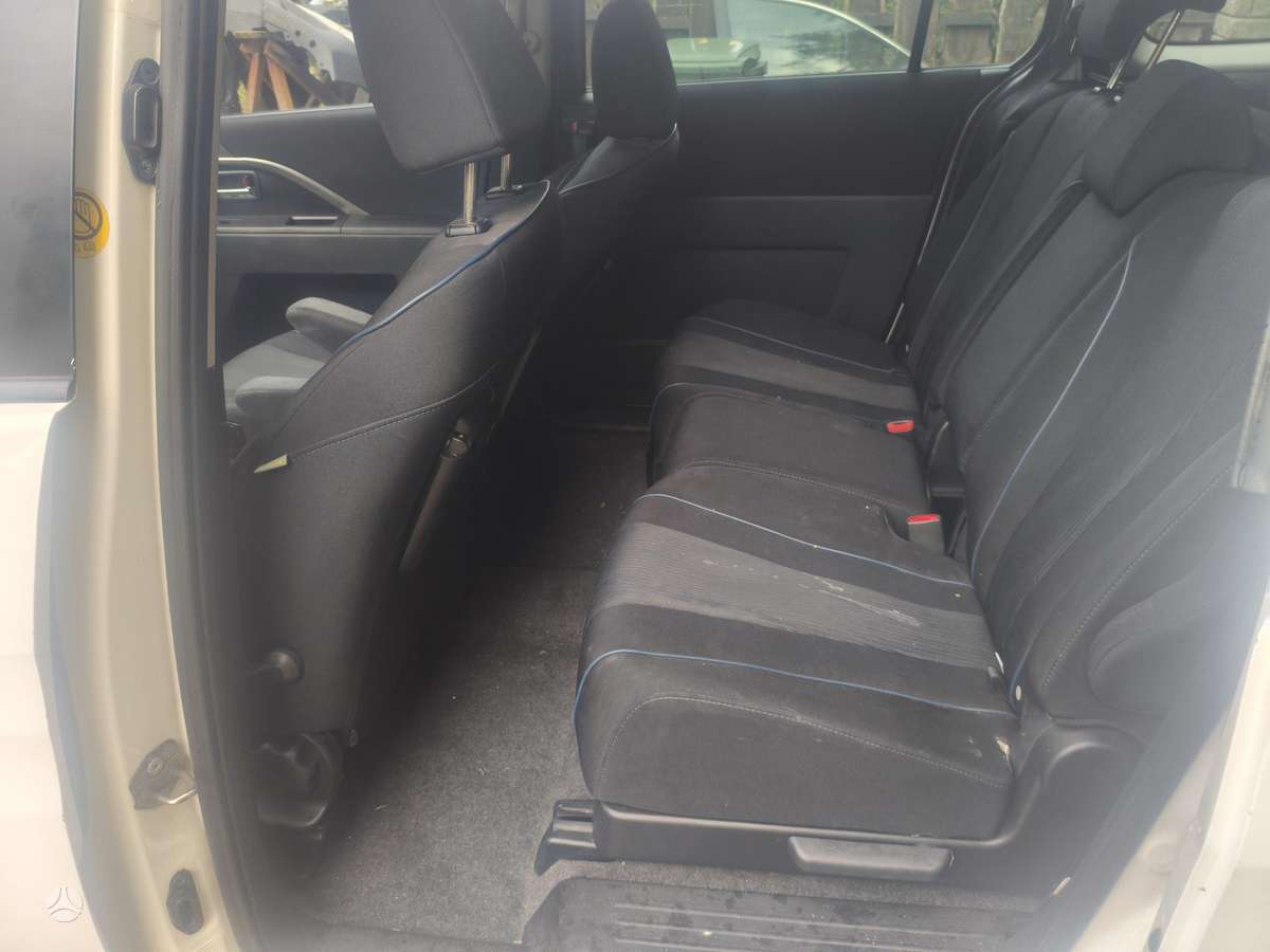 Mazda 5 2011 — photo 8