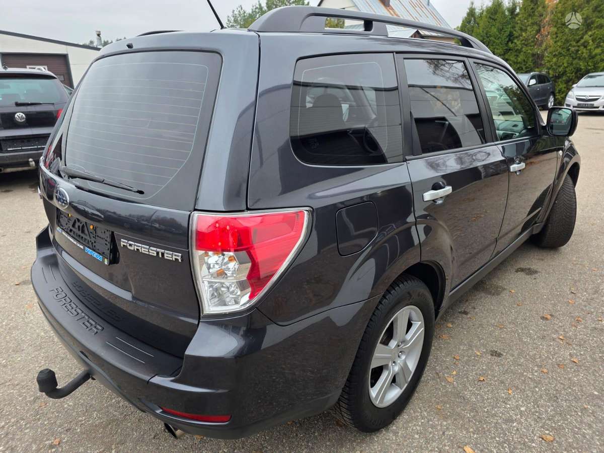 Subaru Forester 2008 — салон
