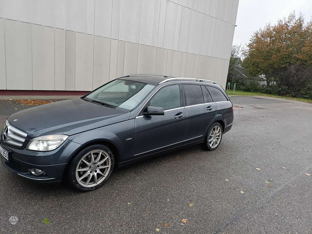 Mercedes-Benz C220 2008 — вигляд ззаду