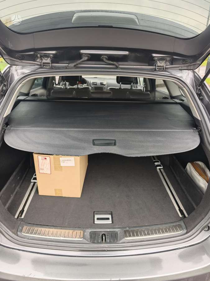 Toyota Avensis 2011 — photo 10