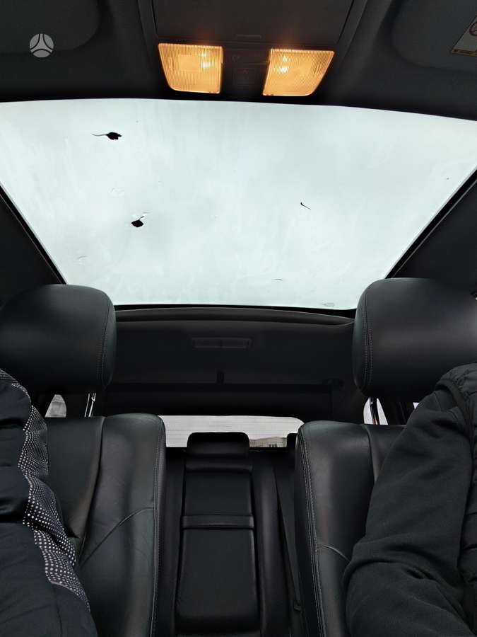 Toyota Avensis 2011 — photo 12