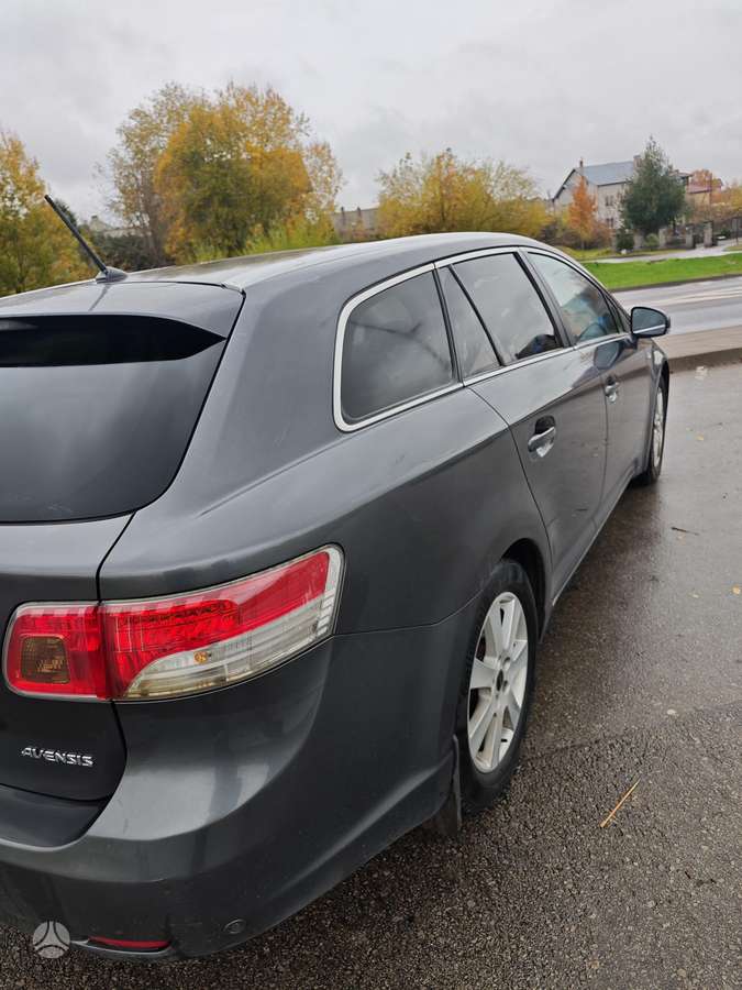 Toyota Avensis 2011 — photo 5