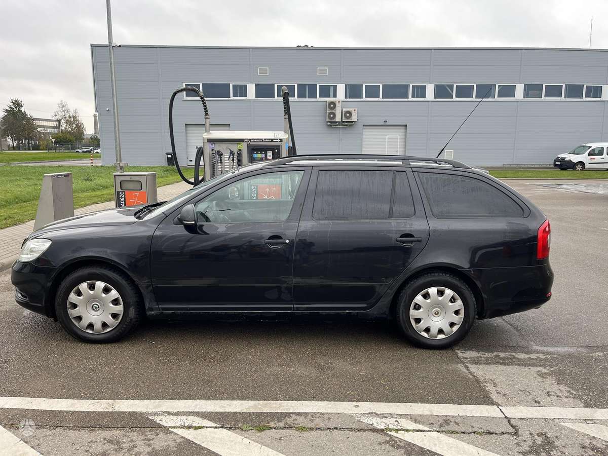 Skoda Octavia 2011 — interior