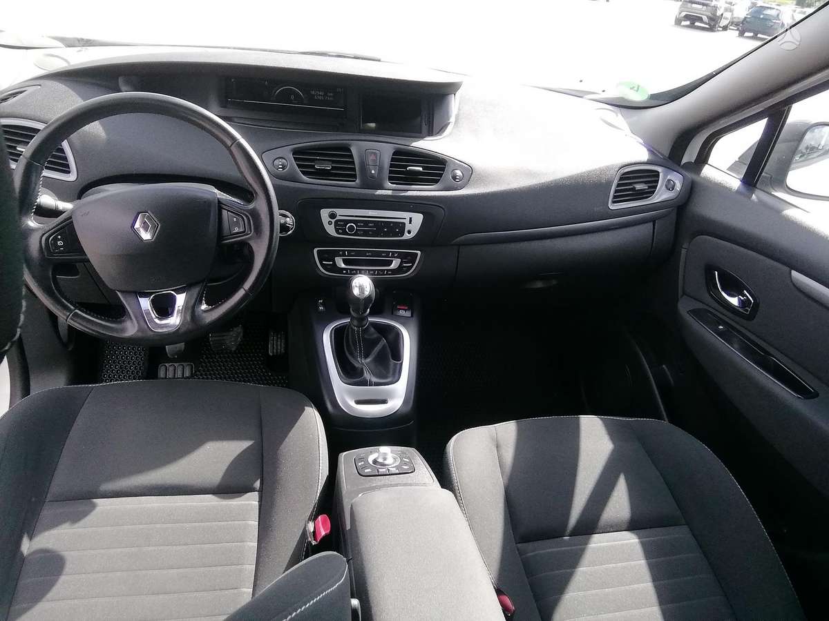 Renault Scenic 2015 — photo 15