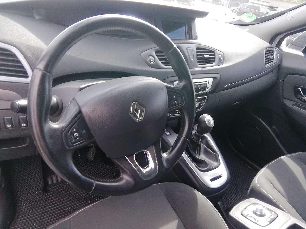 Renault Scenic 2015 — photo 16