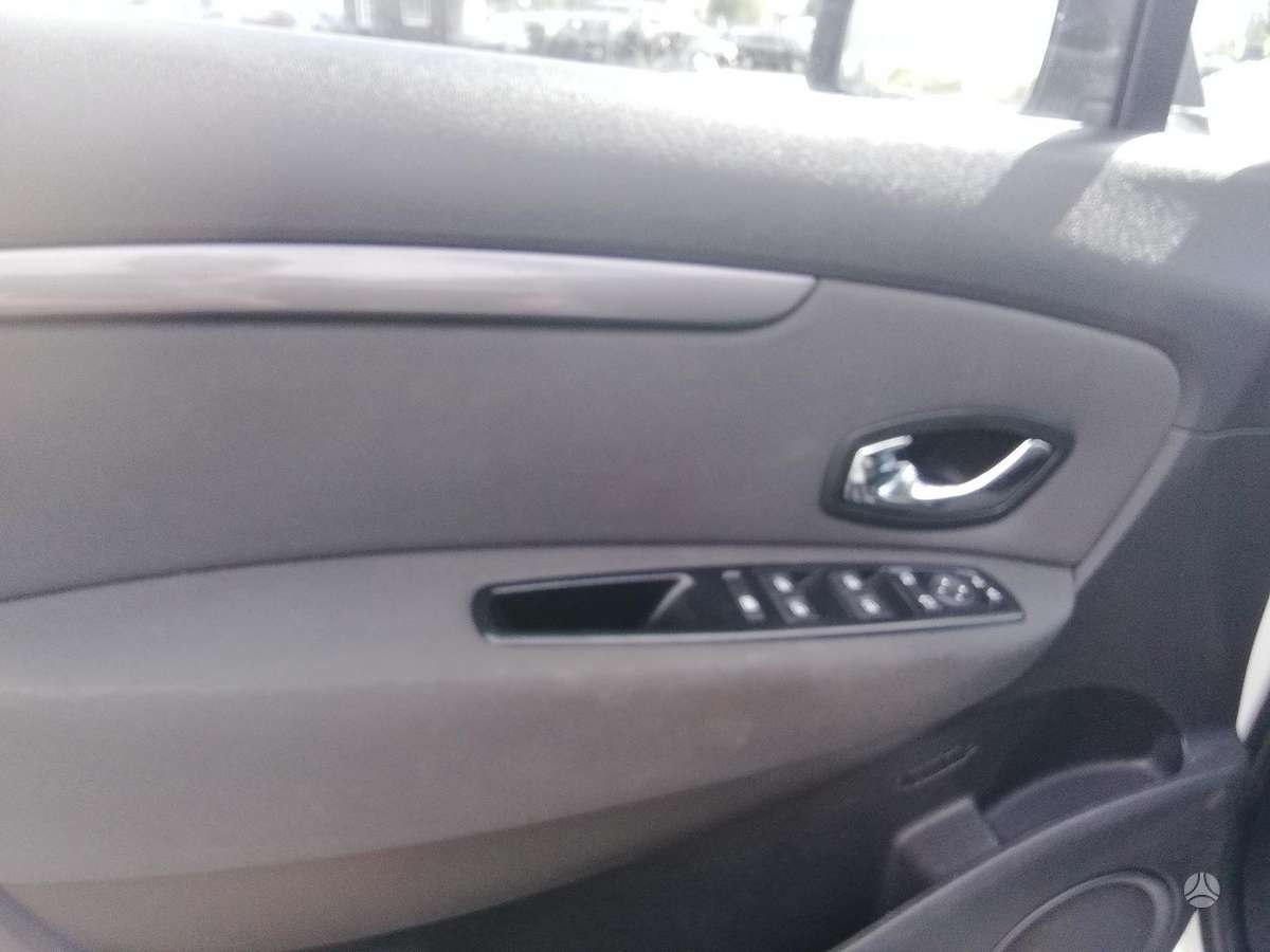 Renault Scenic 2015 — photo 17