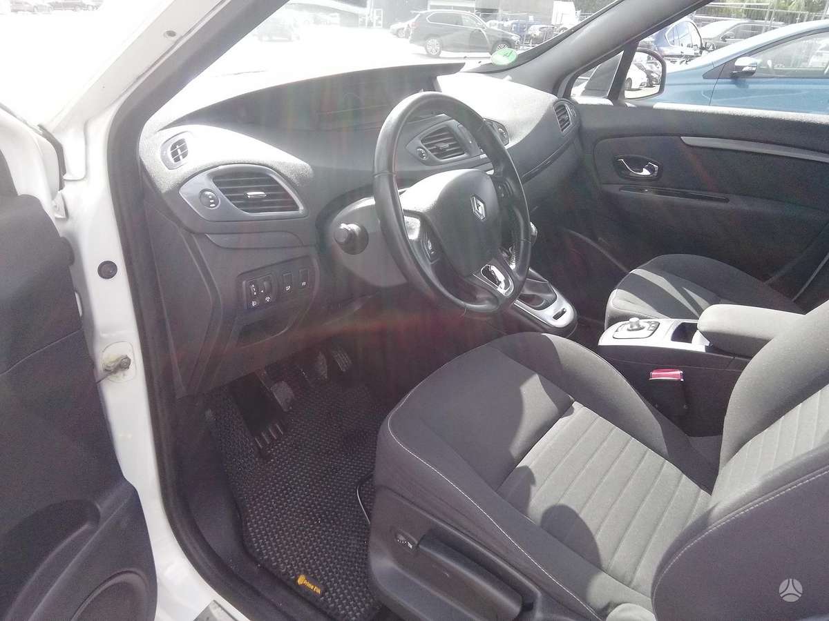 Renault Scenic 2015 — photo 18