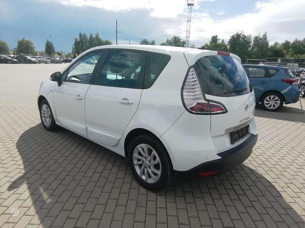 Renault Scenic 2015 — rear view