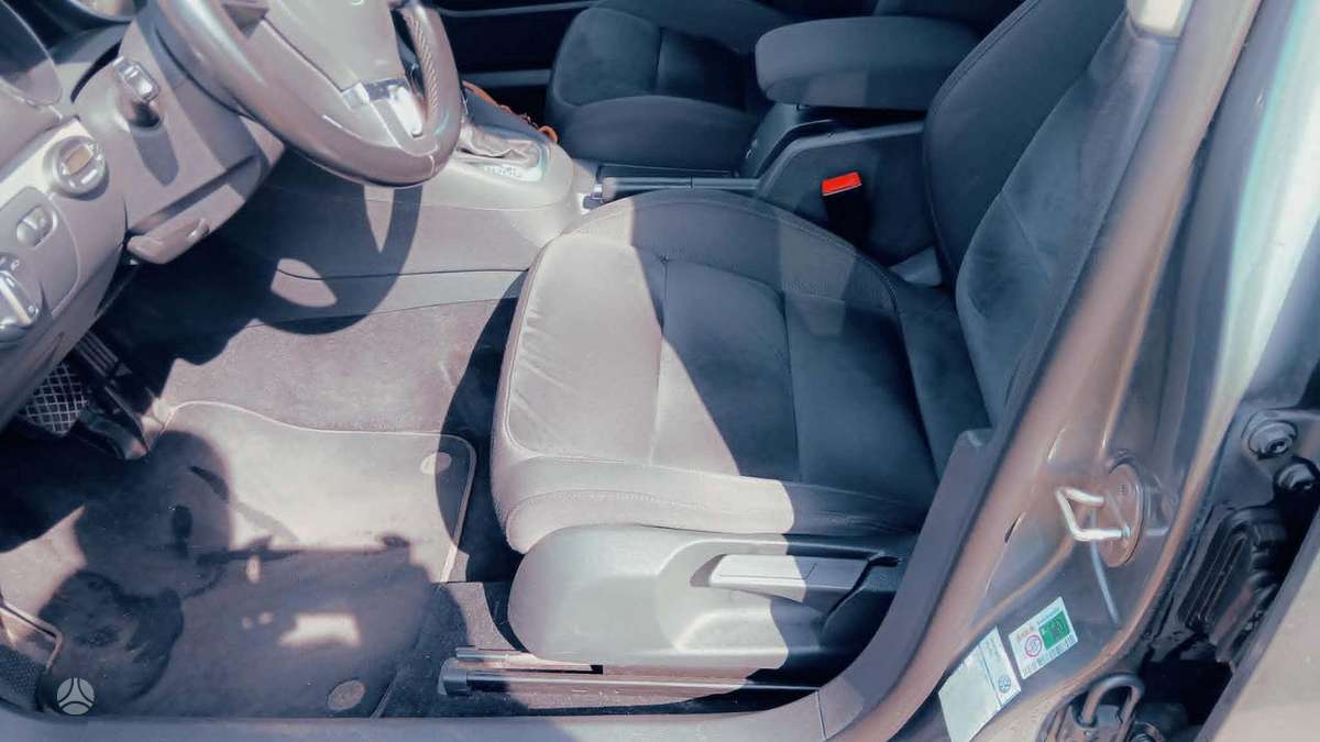 Volkswagen Golf 2012 — photo 10