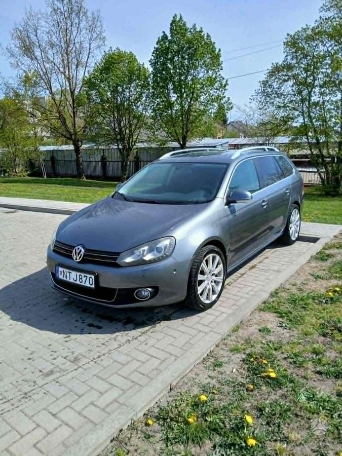 Volkswagen Golf 2012 — rear view