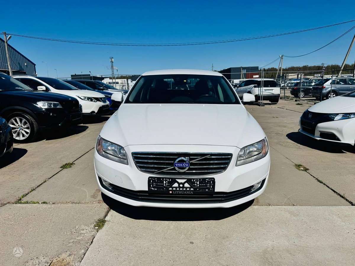 Volvo V70 2014 — rear view
