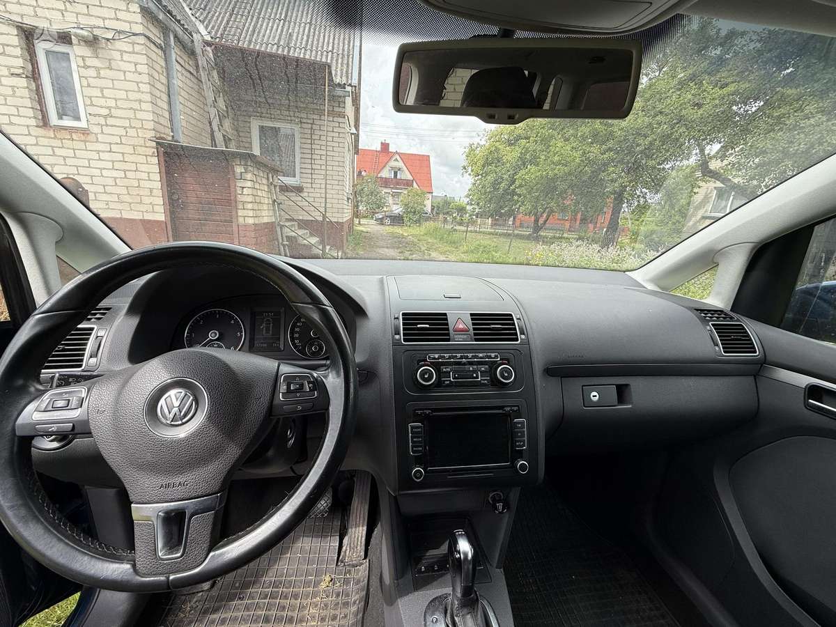 Volkswagen Touran 2012 — photo 5
