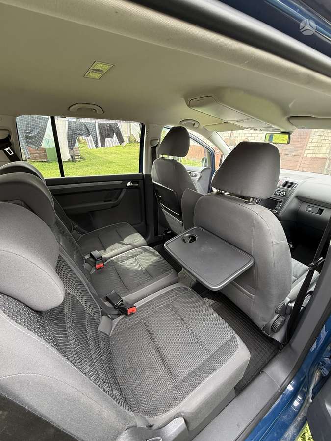 Volkswagen Touran 2012 — photo 8