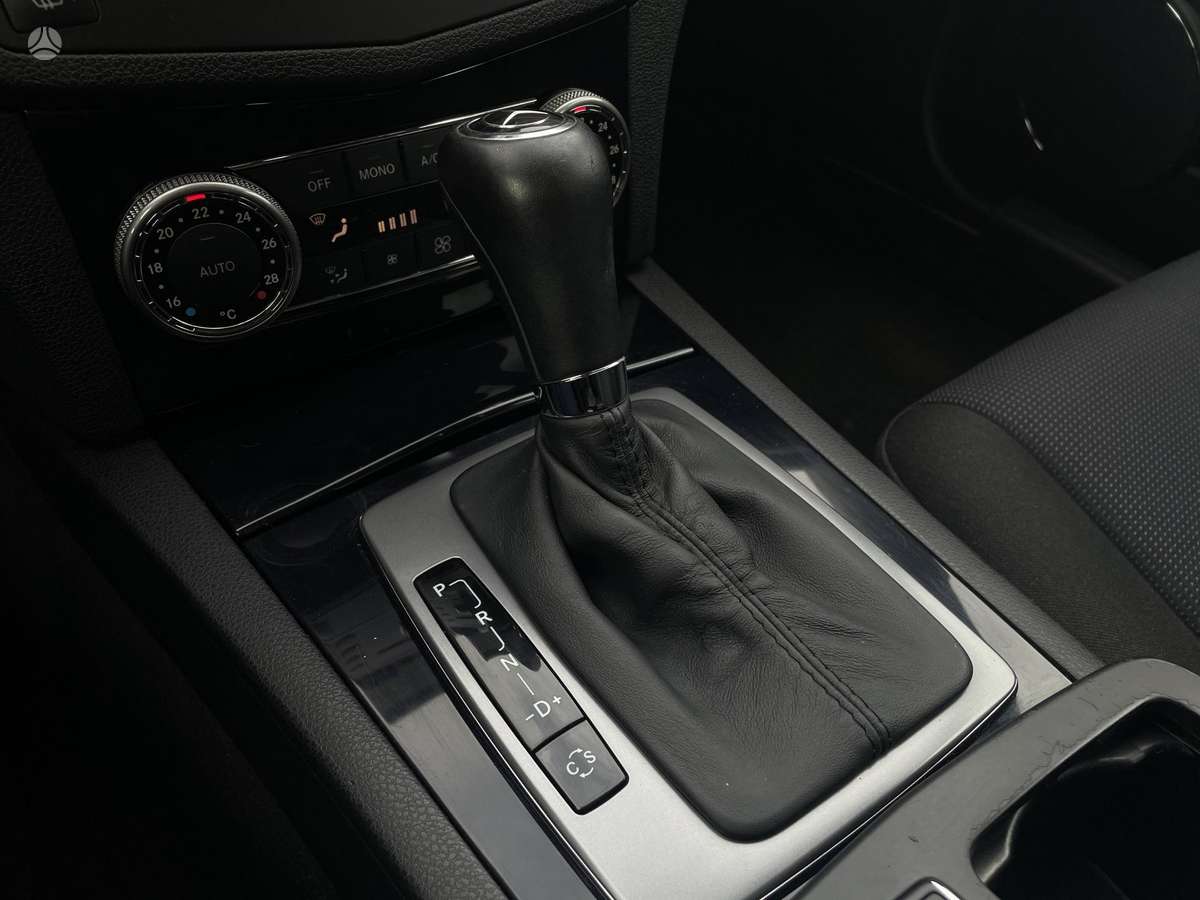 Mercedes-Benz C220 2008 — photo 15
