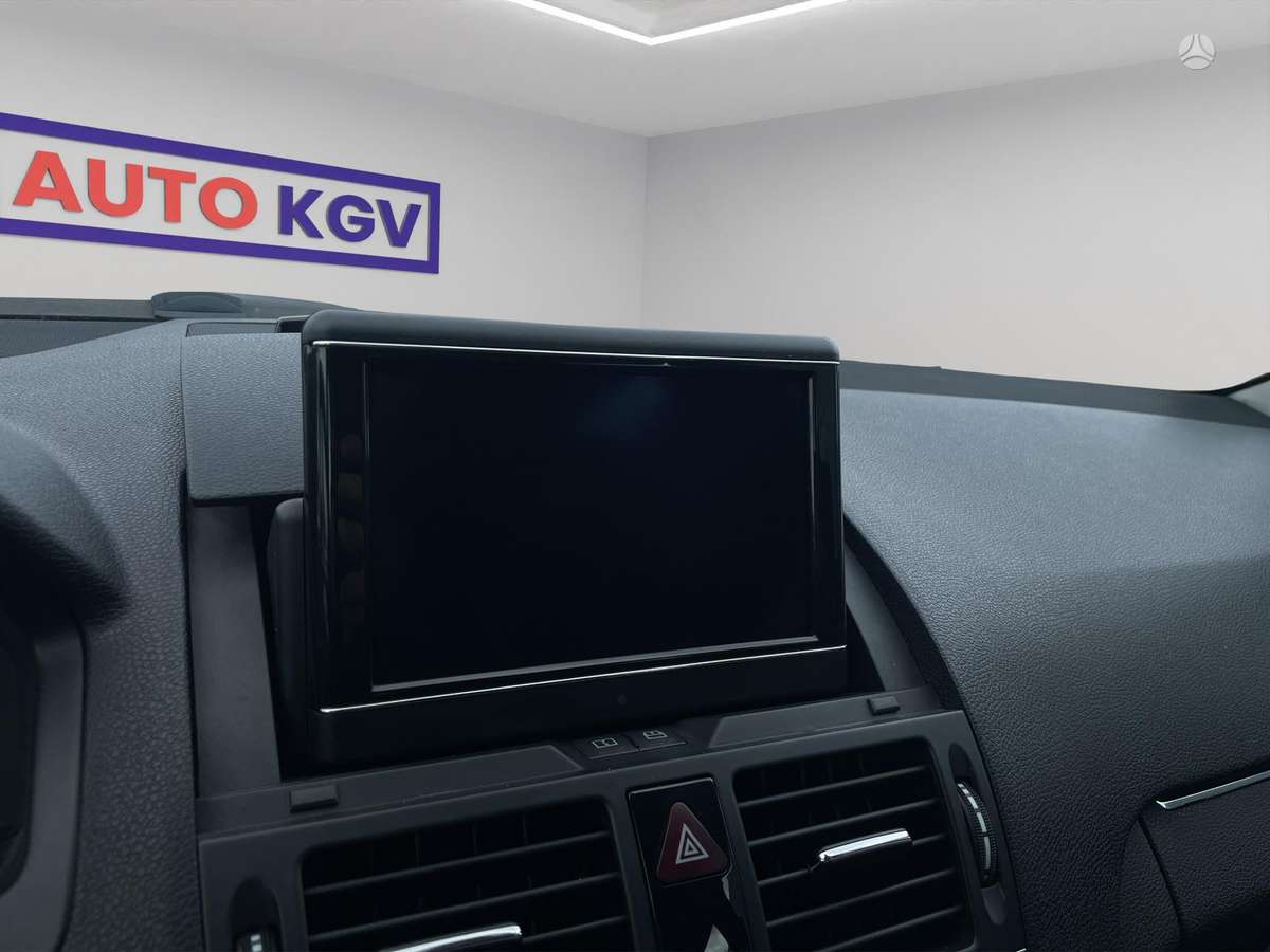 Mercedes-Benz C220 2008 — photo 18