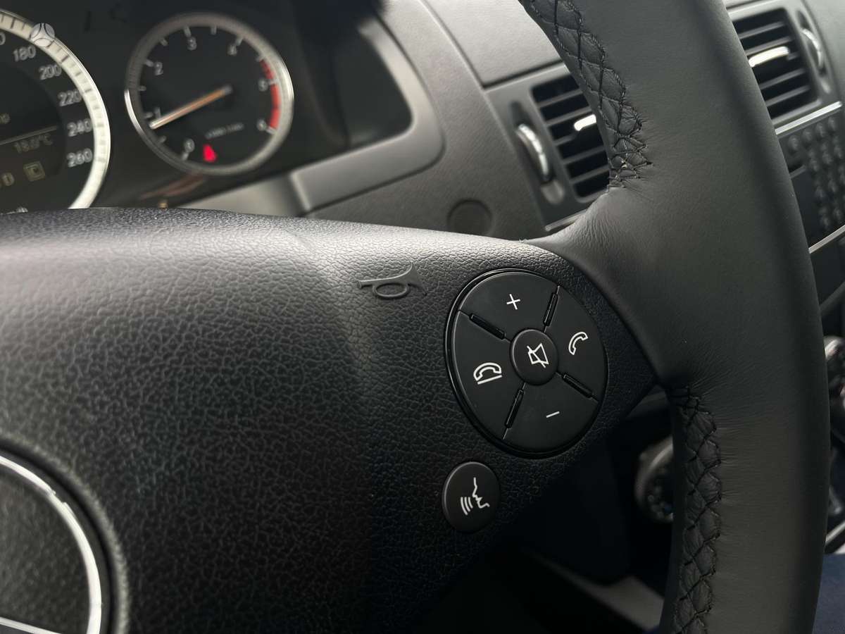 Mercedes-Benz C220 2008 — photo 20