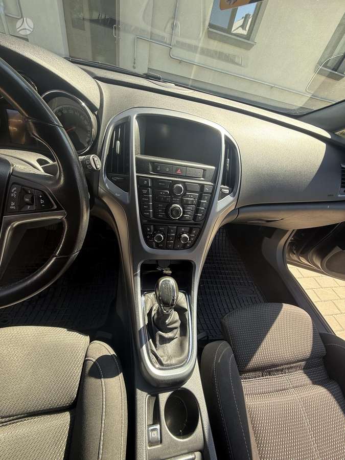 Opel Astra 2013 — photo 5