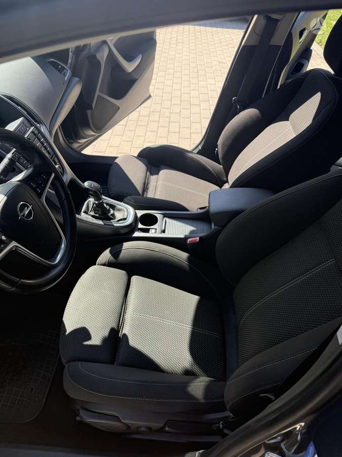 Opel Astra 2013 — photo 8