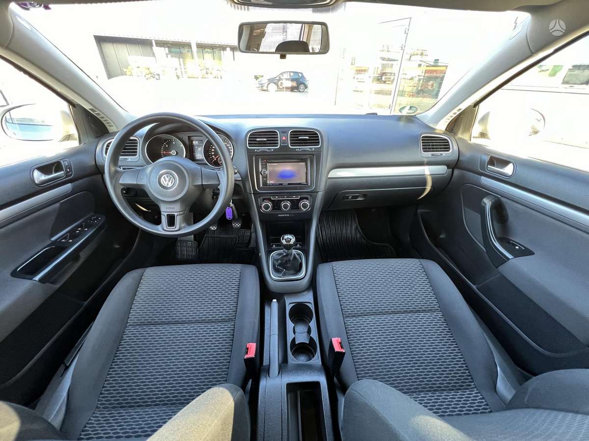 Volkswagen Golf 2010 — photo 12
