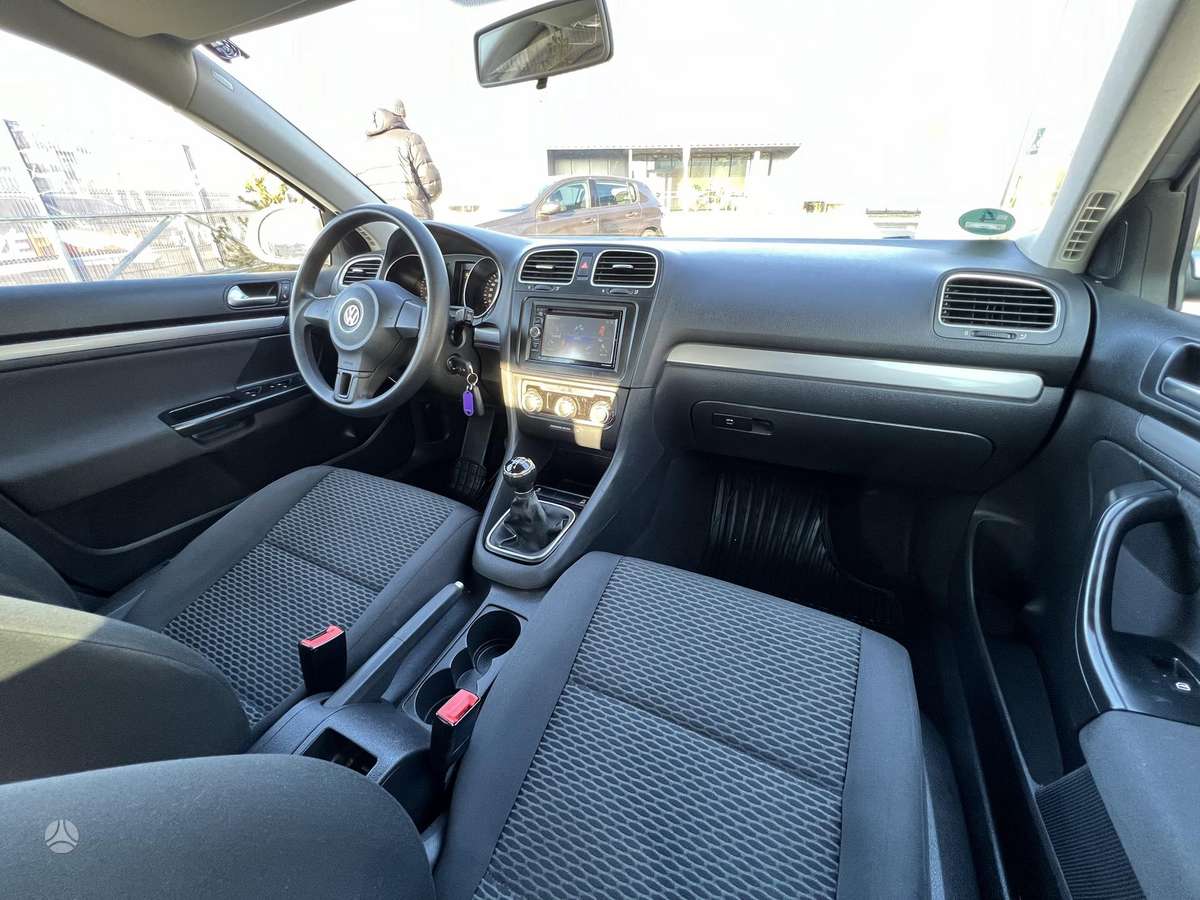 Volkswagen Golf 2010 — photo 16